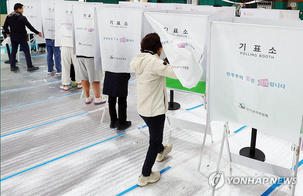 (6th LD) Early-voting turnout for general elections hits record 31.28 pct