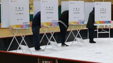 (LEAD) Voters hit the polls in parliamentary elections