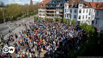 Alemania: Cientos de personas participan en una marcha de solidaridad tras el ataque a una sinagoga