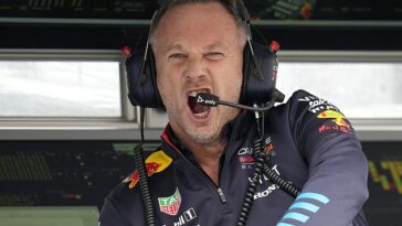 Christian Horner fue fotografiado bostezando durante los entrenamientos previos al GP de Japón de este fin de semana.