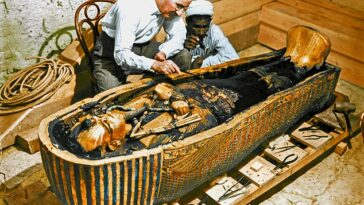 Un científico afirma haber resuelto el caso de la 'maldición del faraón' que se cree que mató a más de 20 personas al abrir la tumba del rey Tutankamón en 1922