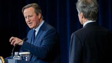 David Cameron es desairado por el presidente de Estados Unidos por la ayuda a Ucrania mientras se reúne con Donald Trump y Anthony Blinken