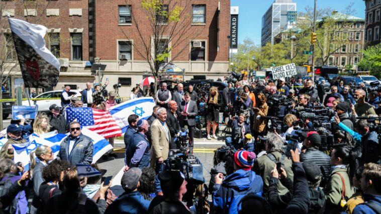 Donantes multimillonarios reconsideran el apoyo a la Universidad de Columbia en medio de protestas pro palestinas