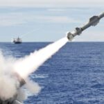 Dos portamisiles rusos armados con ocho Kalibrs permanecen en el Mar Negro
