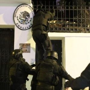 Ecuador contrademanda a México en Corte de La Haya
