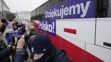 El Partido Conservador polaco advierte contra las "élites de Bruselas"