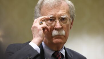El ex asesor de seguridad nacional de Trump, John Bolton, dice que la guerra en Gaza aún está "en las primeras etapas"