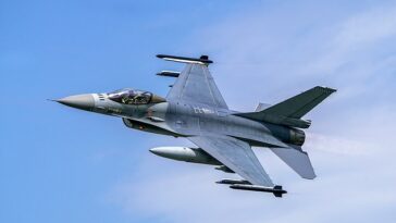 Un oficial militar ucraniano dijo que los aviones de combate F-16