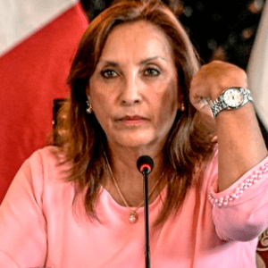 Fiscalía peruana amplía investigación contra Dina Boluarte