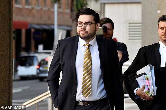 Bruce Lehrmann llega al Tribunal Federal de Australia en Sydney, el martes 13 de febrero de 2024. (AAP Image/Bianca De Marchi) SIN ARCHIVO 13162689 13265383