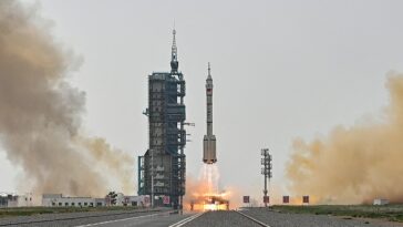 China lanzó su vuelo Shenzhou-16 (en la foto) en mayo del año pasado, llevando a un astronauta civil a bordo de la misión de seis meses.