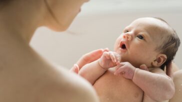 La caída de las tasas de fertilidad plantea grandes desafíos para la economía mundial, según un informe