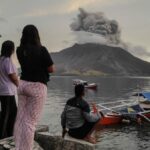 "La crisis no ha terminado" mientras continúan las erupciones en el monte Ruang de Indonesia