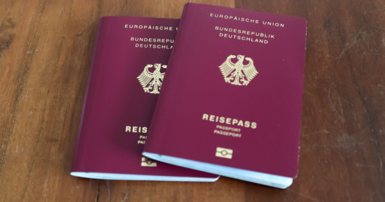 La ley de doble ciudadanía entrará en vigor en junio después de que el presidente alemán firme el proyecto de ley