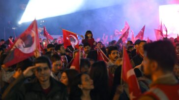 La oposición turca sorprende con una amplia victoria en las elecciones locales sobre el partido de Erdogan