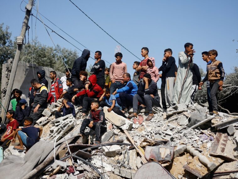 Las conversaciones de alto el fuego en Gaza se estancan mientras Israel y Hamás se atrincheran