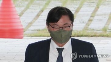 Prosecutors seek 15-yr jail term for ex-Gyeonggi vice governor in graft, N.K. remittance case