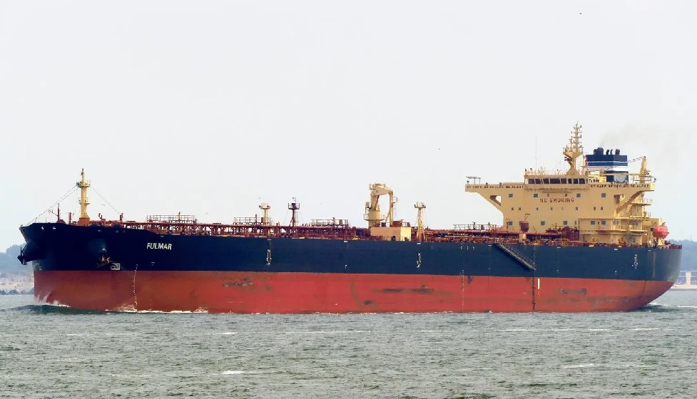 Los hutíes atacan un barco con historial de transportar petróleo ruso
