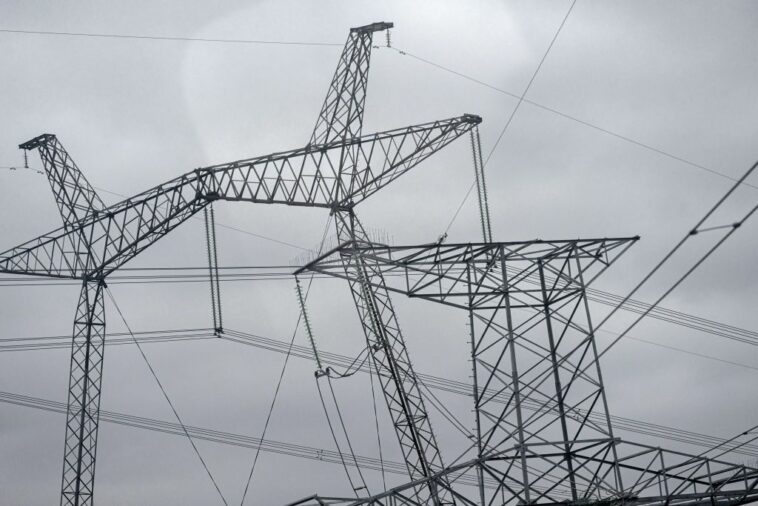 Los ucranianos deberían prepararse para posibles cortes de energía, dice el ministro de Energía