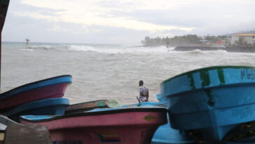 Más de 90 muertos al hundirse un barco frente a la costa norte de Mozambique