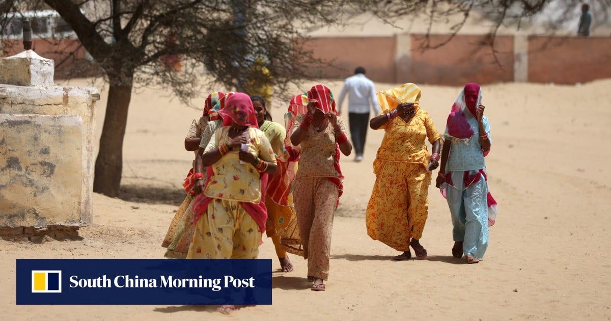 Mientras India vota en medio de un calor de 45 grados, aumentan los temores sobre la seguridad de los votantes
