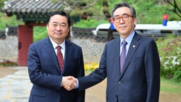 FM Cho holds talks with Chinese party chief of Liaoning province