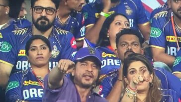 Shah Rukh Khan anima a su equipo en el partido Kolkata Knight Riders vs Delhi Capitals en Vizag.  Mirar
