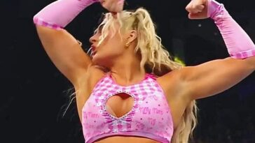 Tiffany Stratton canaliza a Paul Heyman después de la interferencia en el evento principal de WWE SmackDown del 19 de abril