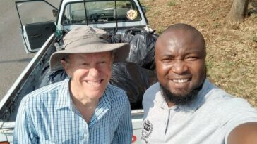 Mayor of Bulawayo David Coltart with Tonderai Shoko. (Supplied/Tonderai Shoko)