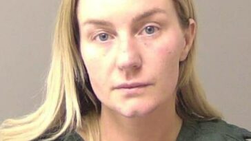 Ashley Elizabeth Bardfield, de 32 años, fue arrestada el miércoles por la noche en Mt Zion, Illinois, después de que el niño ayudara a la policía con una operación encubierta.