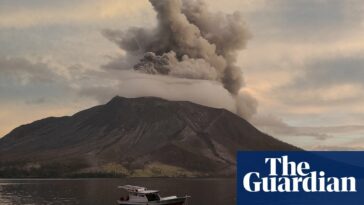 Volcán de Indonesia: miles de personas evacuadas en medio de la propagación de cenizas y temores de tsunami