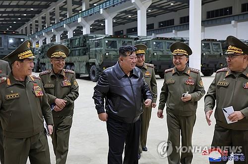 (2nd LD) N. Korean leader inspects new tactical missile system