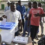 Chad vota por presidente tras tres años de régimen militar