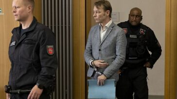 Christian Brueckner comparece ante el tribunal de Braunschweig, Alemania, donde enfrenta cargos relacionados con diversas agresiones sexuales