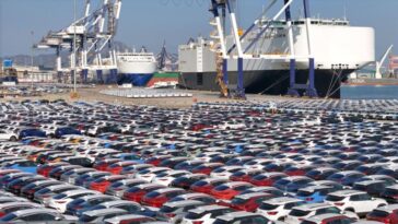 Comentario: Los coches eléctricos se amontonan en los puertos europeos mientras las empresas chinas luchan por encontrar compradores