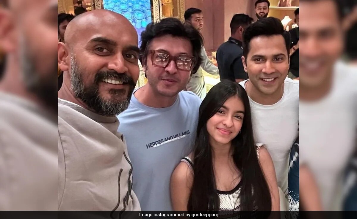 Viral Pics Of Varun Dhawan And Director Shashank Khaitan From The Sets Of Sunny Sanskari Ki Tulsi Kumari