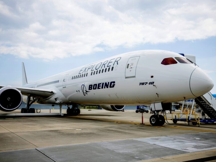 Funcionarios estadounidenses investigan acusaciones de que trabajadores de Boeing falsificaron registros de inspección