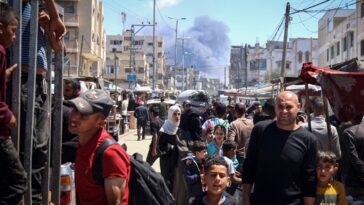 Israel ataca Rafah, provocando ira después de que rechazó la última propuesta de alto el fuego.