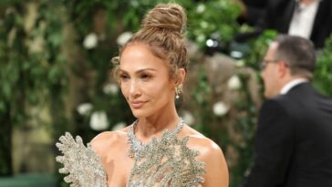 NEW YORK, NEW YORK - MAY 06: Jennifer Lopez attends The 2024 Met Gala Celebrating