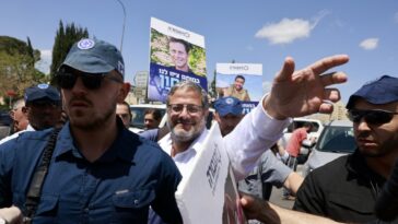 La guerra de Israel contra Gaza: Ben Gvir insta a la 'emigración' de los palestinos en una manifestación de colonos de Gaza