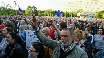He escuchado descontento en todo el mundo, pero la intensidad de la ira y la profundidad de las divisiones en Eslovaquia se encuentran entre las más inquietantes que he presenciado, escribe IAN BIRRELL