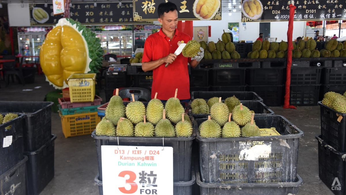 Las granjas de Malasia deben adaptarse al clima extremo, cambiando el sabor para competir por una porción del pastel de durian de China, dicen expertos de la industria.
