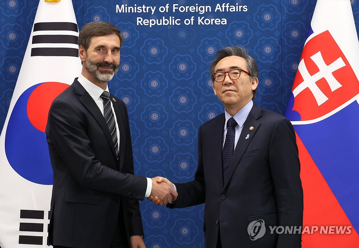 S. Korean, Slovak foreign ministers discuss raising economic cooperation