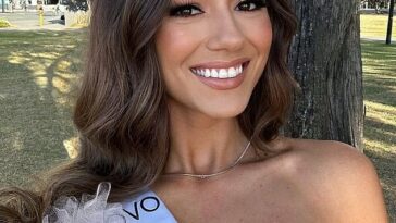 Miss Mundo Australia, Jasmine Stringer (en la foto), alega que una mujer la atacó física y verbalmente a ella y a las concursantes de Top Model Australia afuera de un centro comercial de Gold Coast.