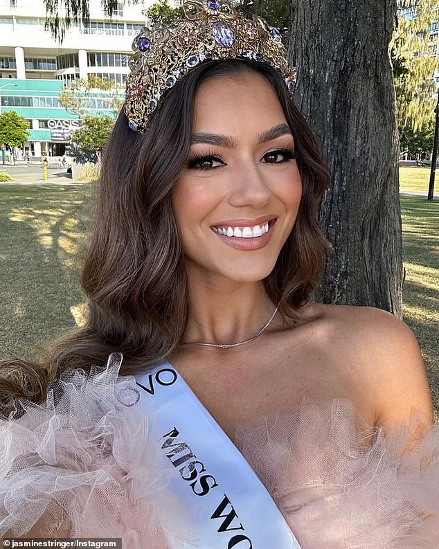 Miss Mundo Australia, Jasmine Stringer (en la foto), alega que una mujer la atacó física y verbalmente a ella y a las concursantes de Top Model Australia afuera de un centro comercial de Gold Coast.