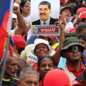 Multitud apoya al presidente Maduro en el Estado Aragua venezolano
