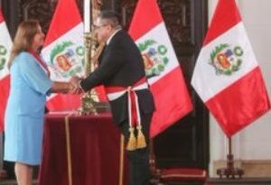 Perú: Ministro del Interior renuncia tras apenas un mes de trabajo