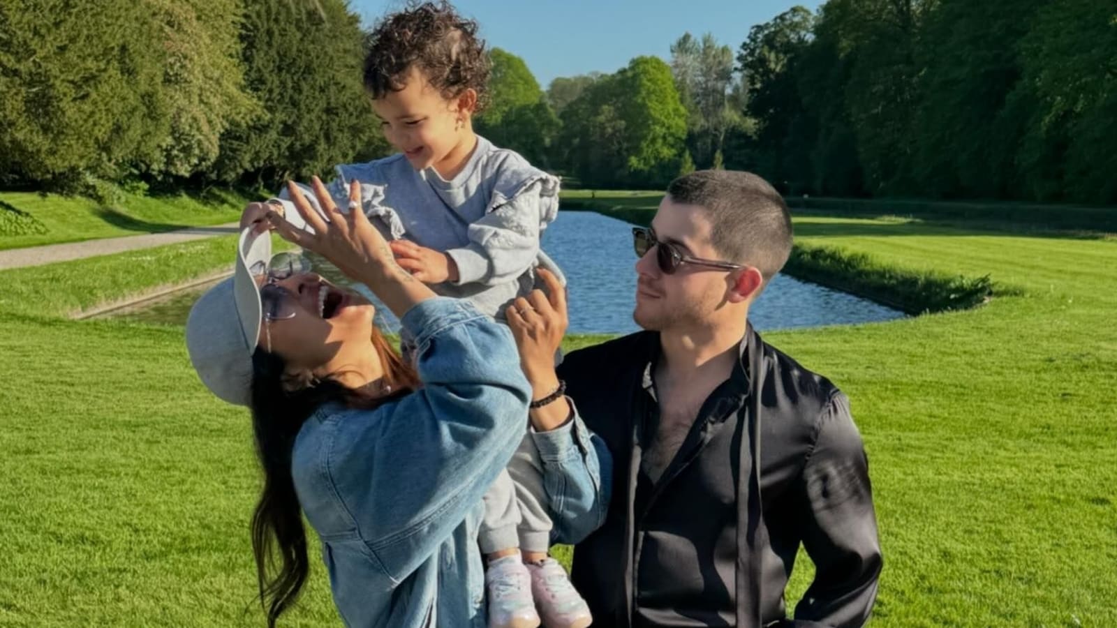  Priyanka Chopra juega con el 'ángel' Malti Marie mientras Nick Jonas sonríe en una nueva foto de Irlanda.  Mira aquí
