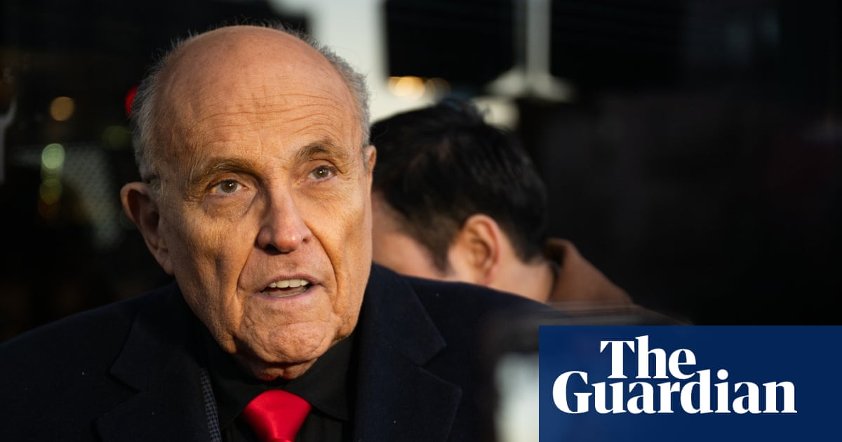 Rudy Giuliani suspendido por estación de radio de Nueva York por mentiras sobre las elecciones de 2020
