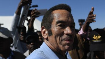 From president to "fugitive from justice" - Ian Khama has approached Botswana's courts in a bid to remove his uncle as the acting regent of the Bagammangwato tribe and appoint his cousin instead. (AFP/Monirul Bhuiyan)